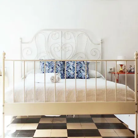 Patio 19 Bed & Breakfast 2*