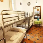 לינה וארוחת בוקר Patio 19